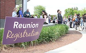 picture of reunion registration sign